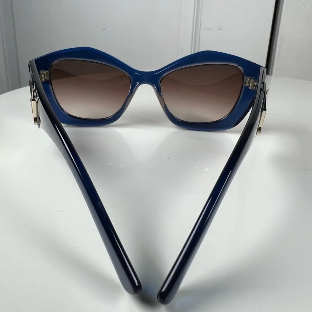 New Karl Lagerfeld Women's Geometric Cat-Eye Sunglasses w/ 3D Logo - KL6127S